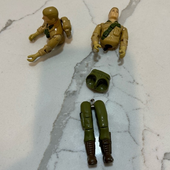 Vintage GI Joe 1983 Duke V1 Set of 1 Full Figure and One Upper Torso by Hasbro - Picture 8 of 9